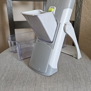 Gray and White Kitchen Slicer